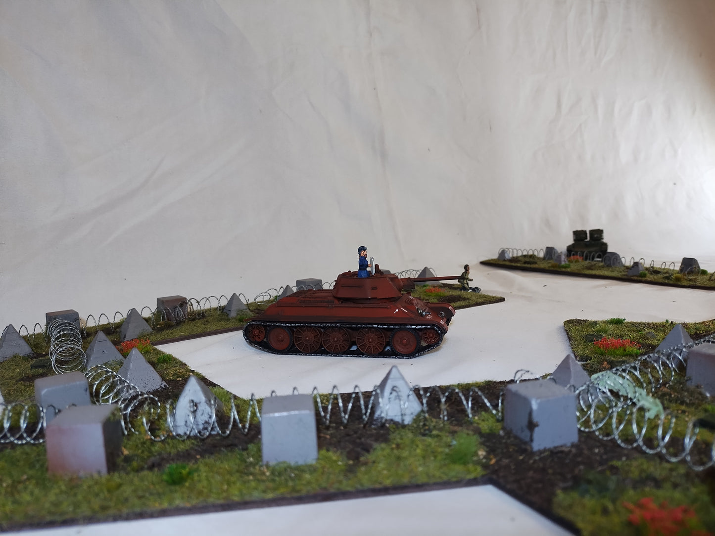 Dragons Teeth Anti-Tank Line w. barbed wire - Finished