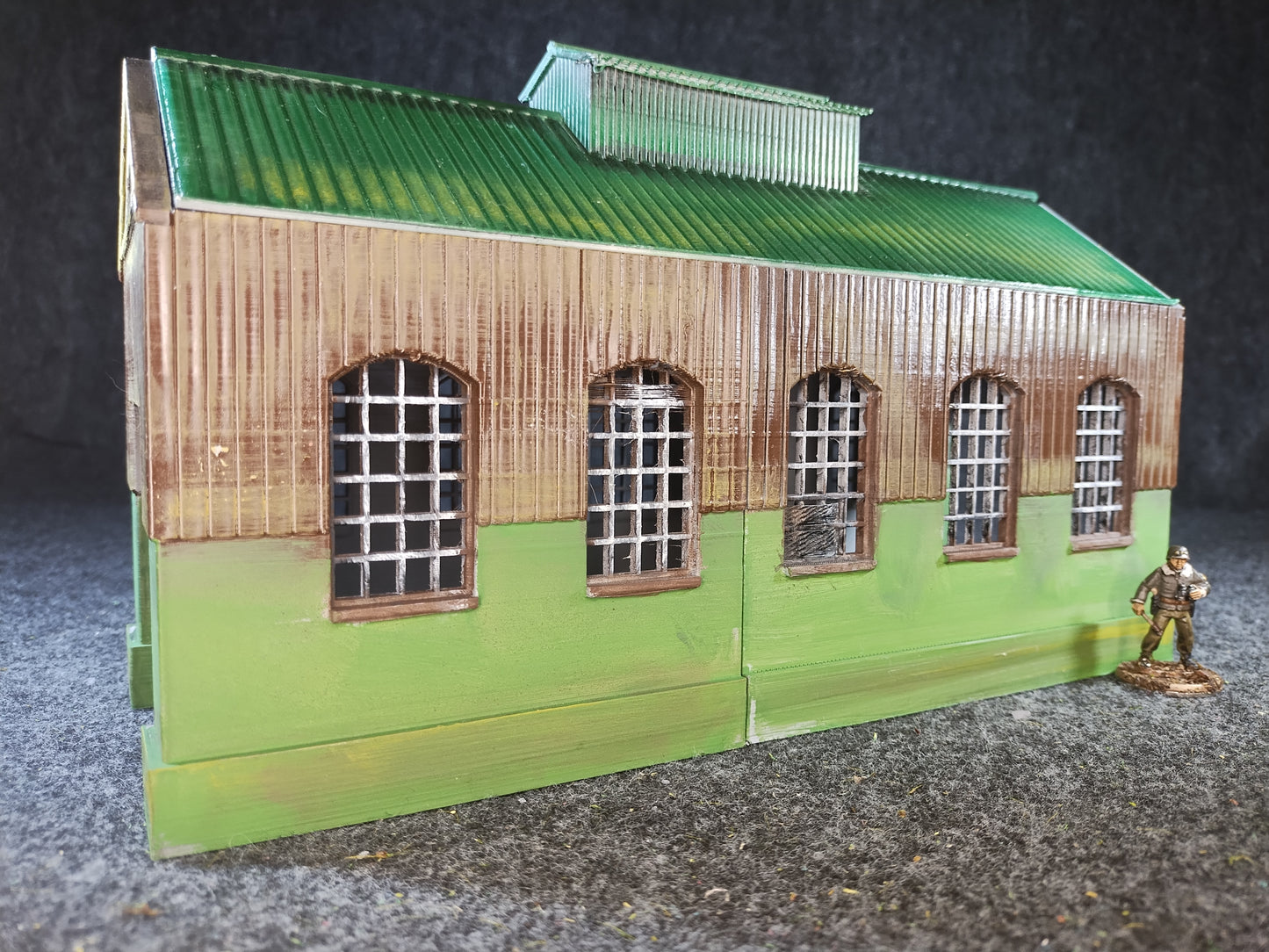 Engine Shed Green - 28mm/Painted
