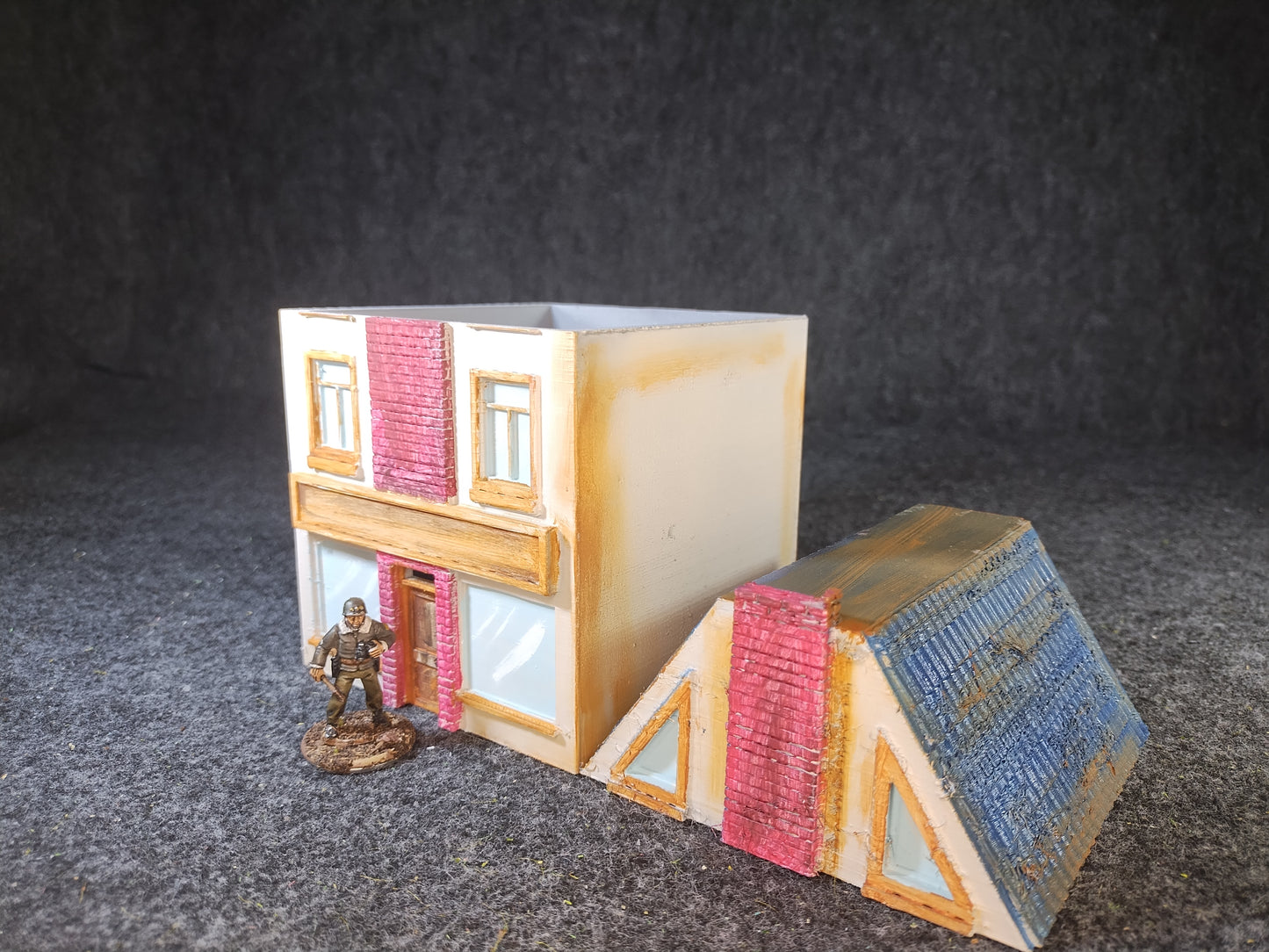 European Town Shop White/Red - 28mm/Painted