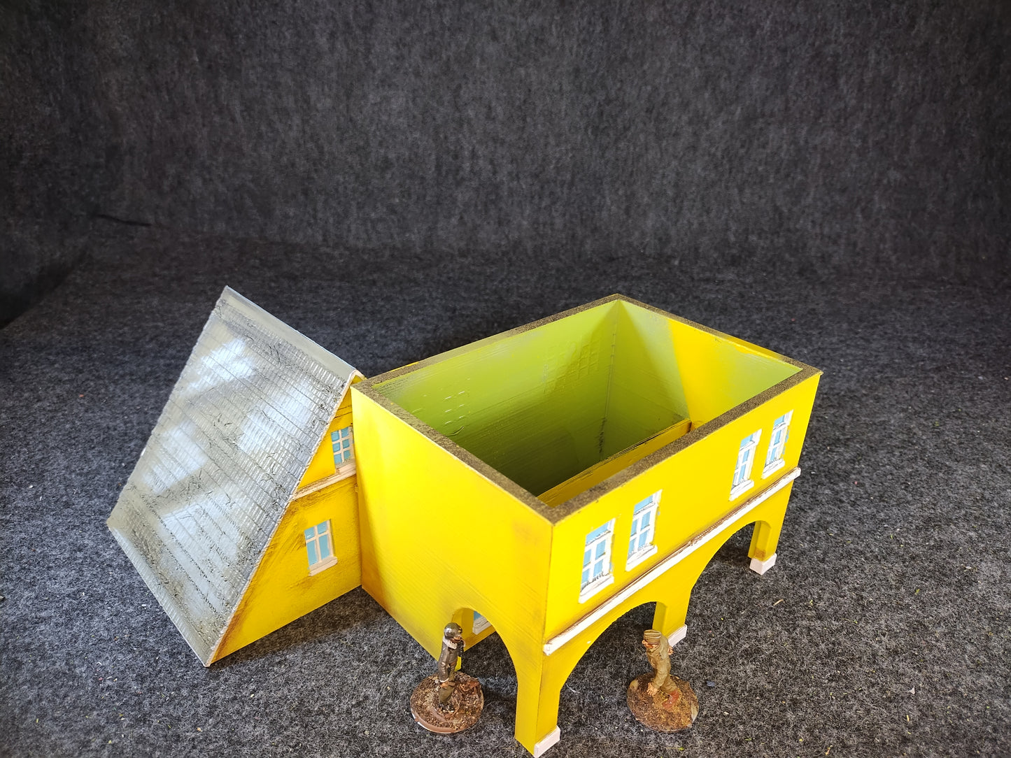 Dutch Town Shop Yellow - 28mm/Painted