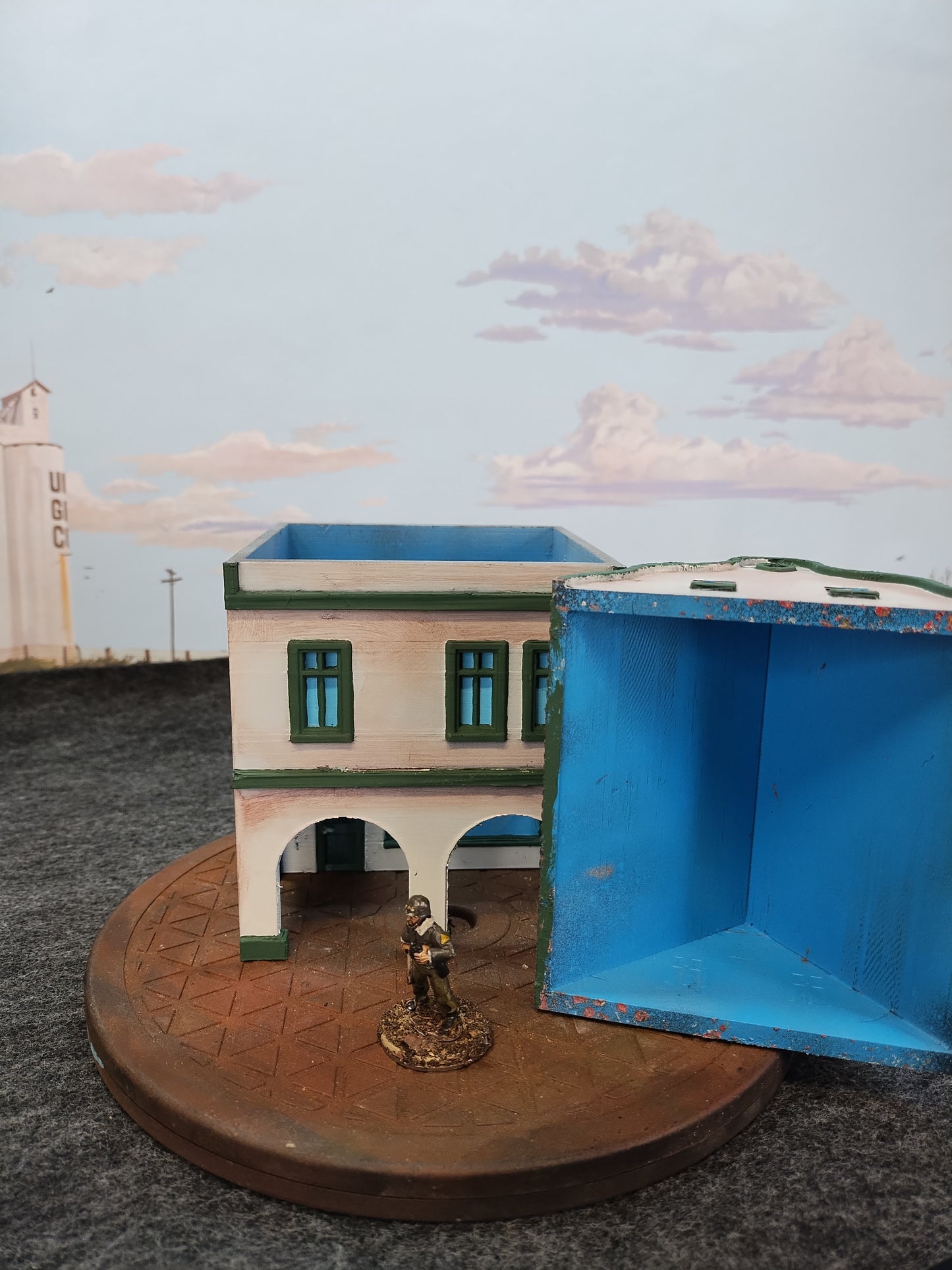 Normandy Town Shop White 2 - 28mm/Painted