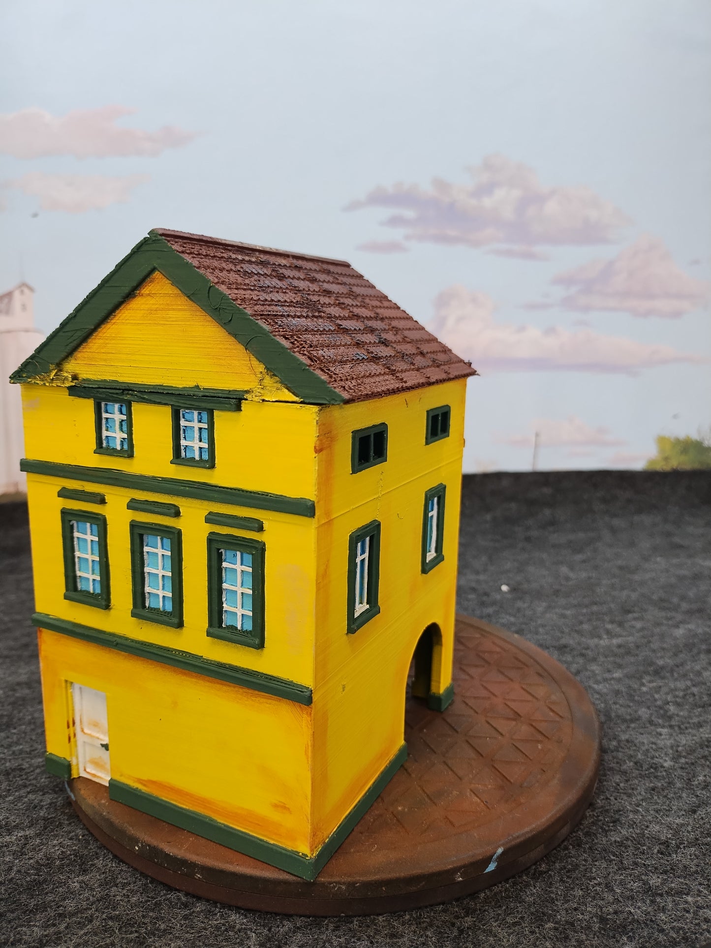 Normandy Town Shop Yellow 2 - 28mm/Painted