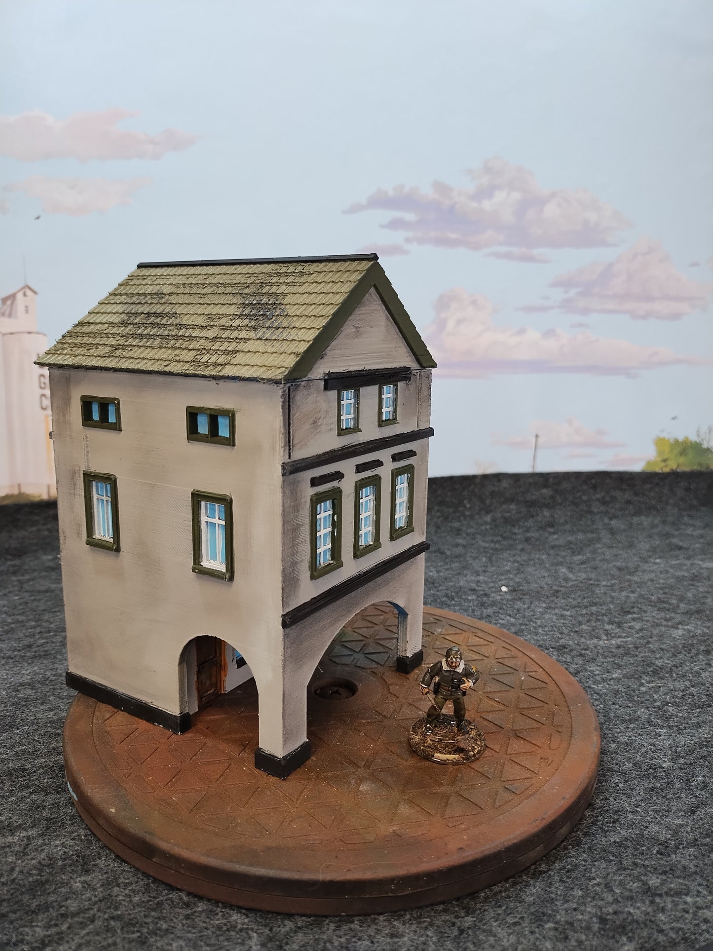 Normandy Town Shop Grey - 28mm/Painted