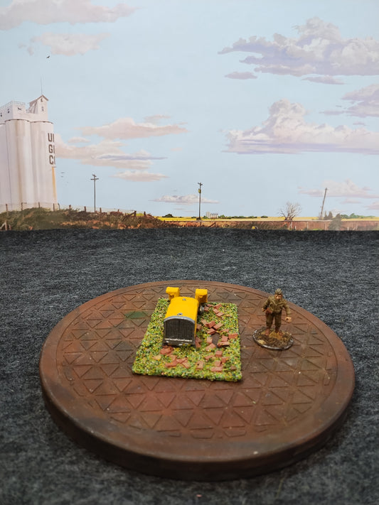 Tractor Wreck Yellow - - 28mm/Painted