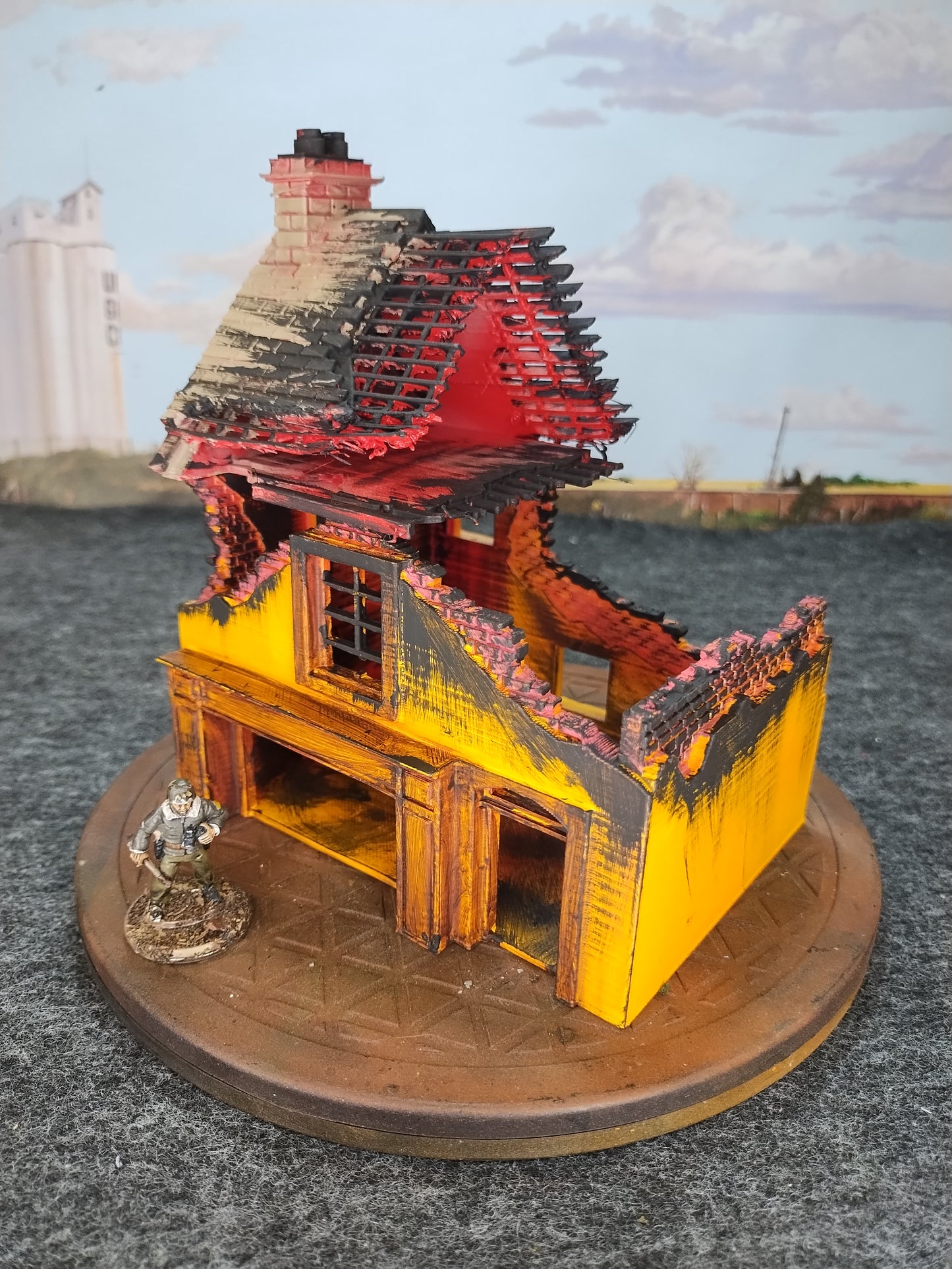 European Town Ruin Yellow/Red - 28mm/Painted