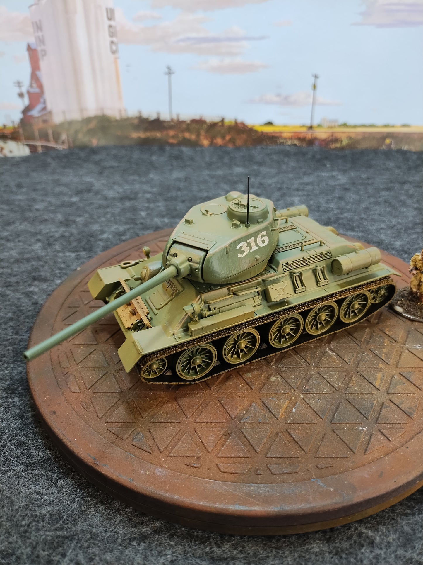 Soviet T-34/85 #316 - Corgi
