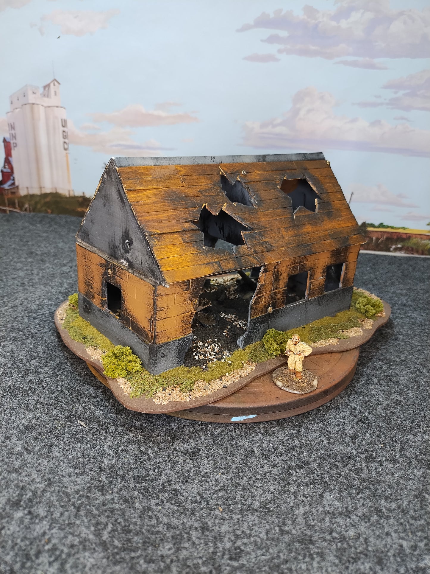 Bombed Wooden Buildingg - 28mm/Painted