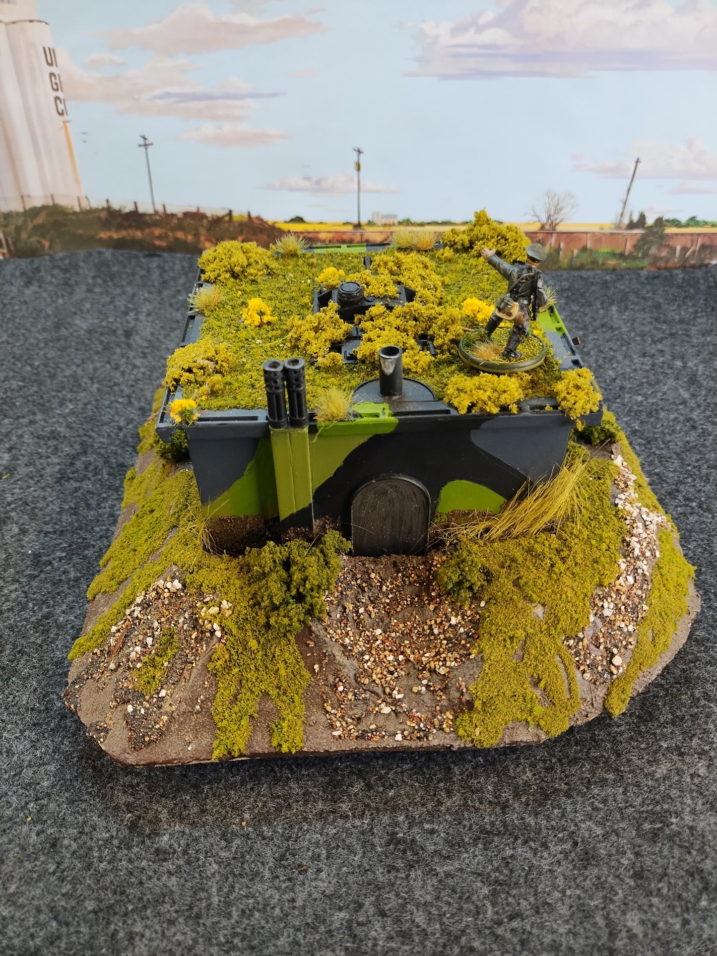 Camouflage Bunker w. Terrain - 28mm