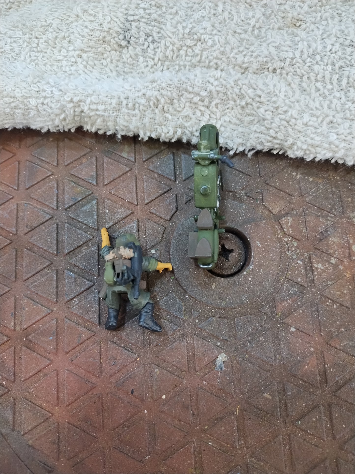 German Motorcyclist #E - 28mm/Painted