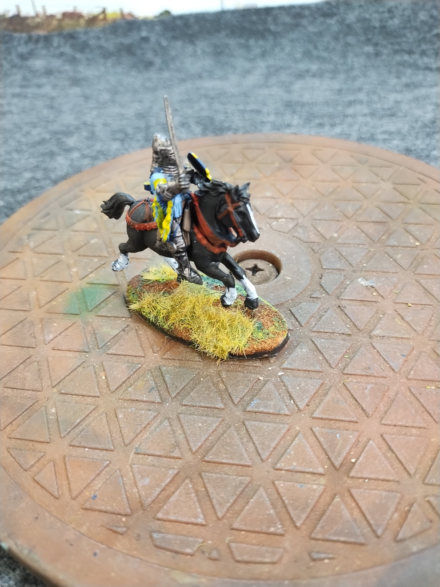 Medieval Mounted Knight E - Hail Caesar/28mm