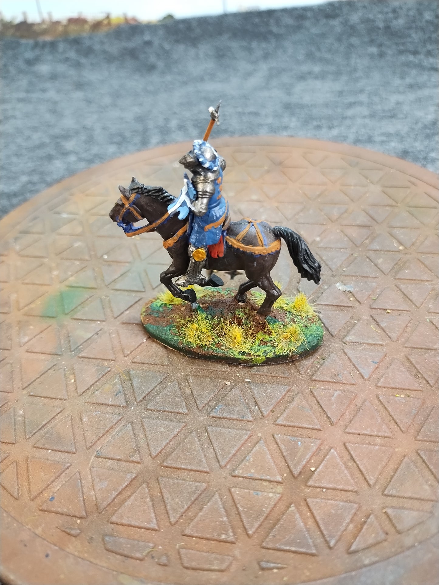 Medieval Mounted Knight L - Hail Caesar/28mm