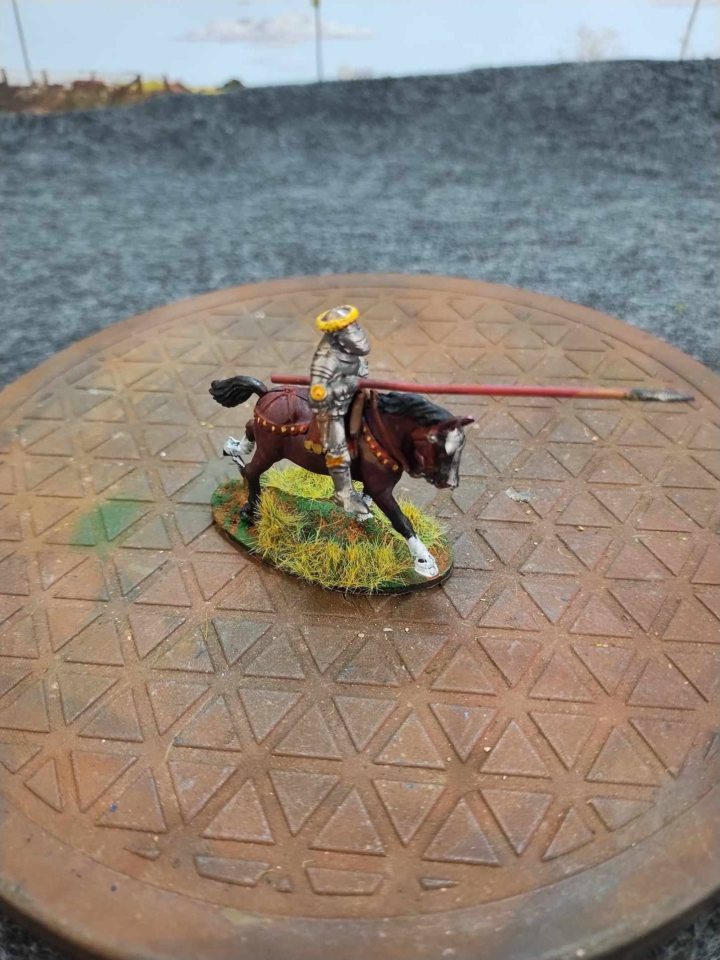 Medieval Mounted Knight Q - Hail Caesar/28mm