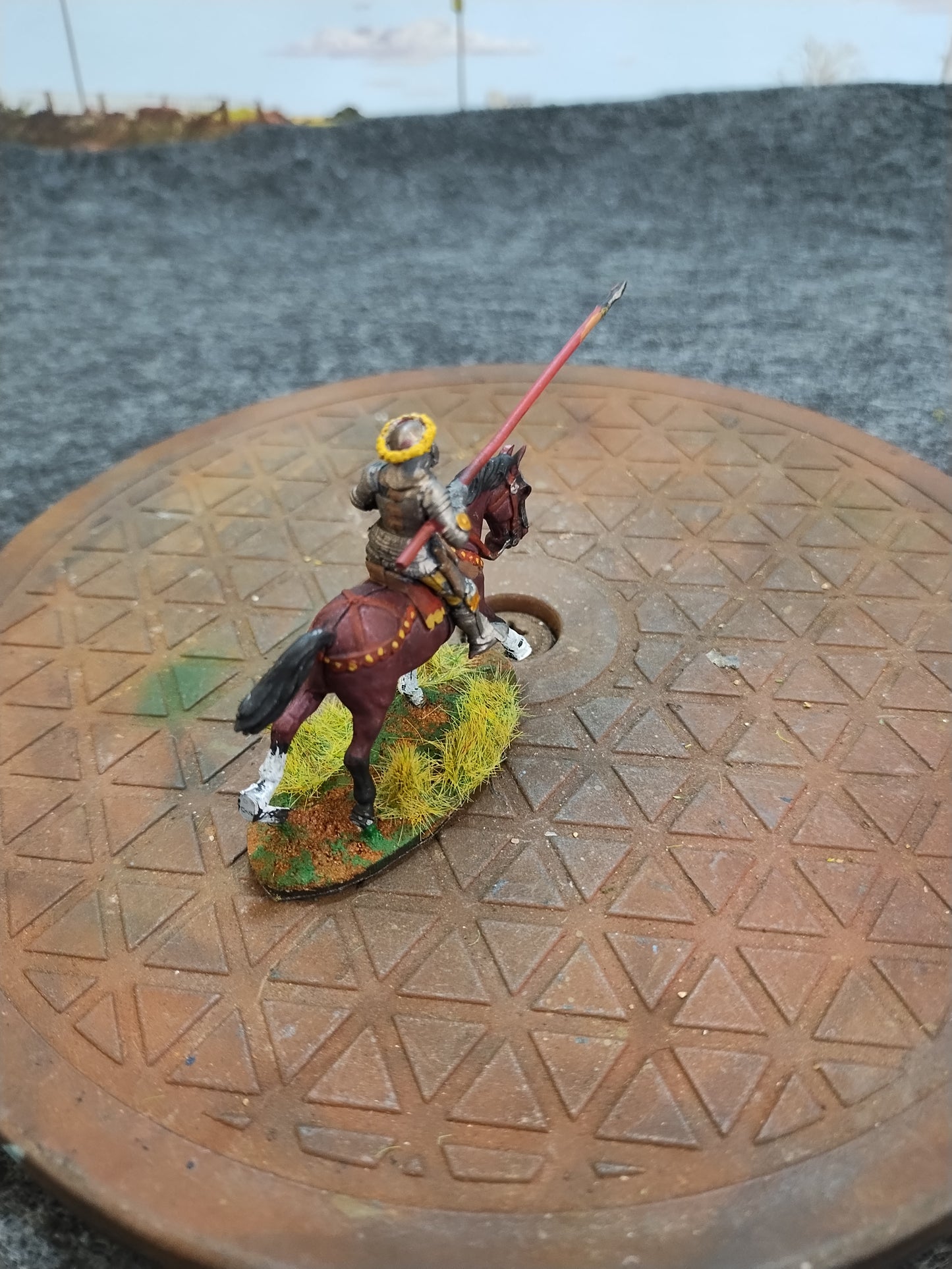 Medieval Mounted Knight Q - Hail Caesar/28mm