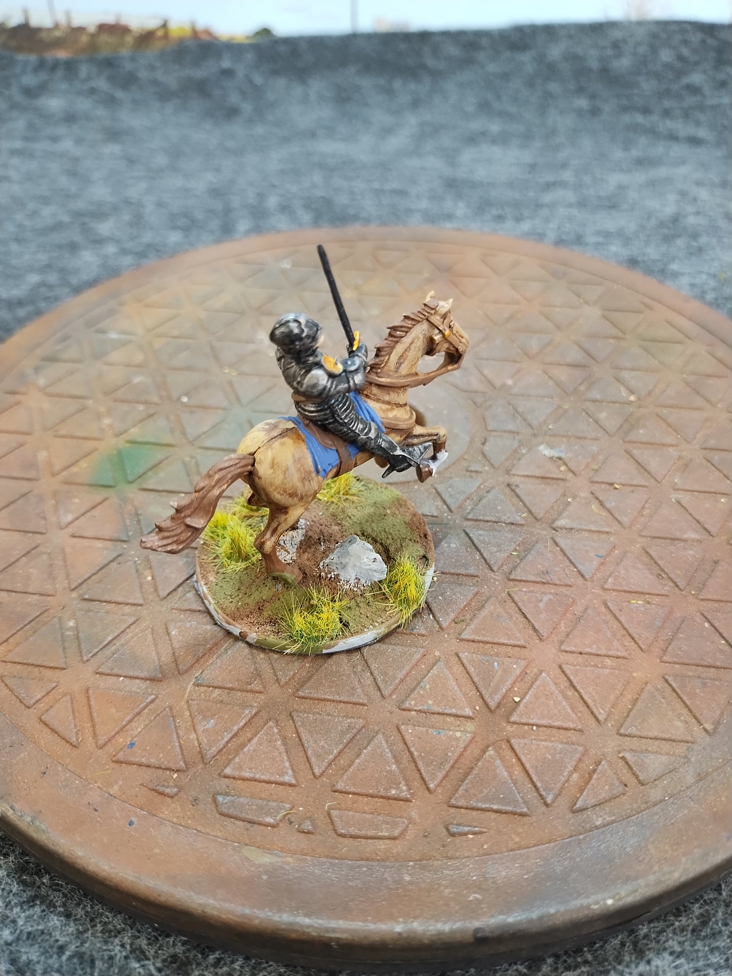 Medieval Mounted Knight S - Hail Caesar/28mm