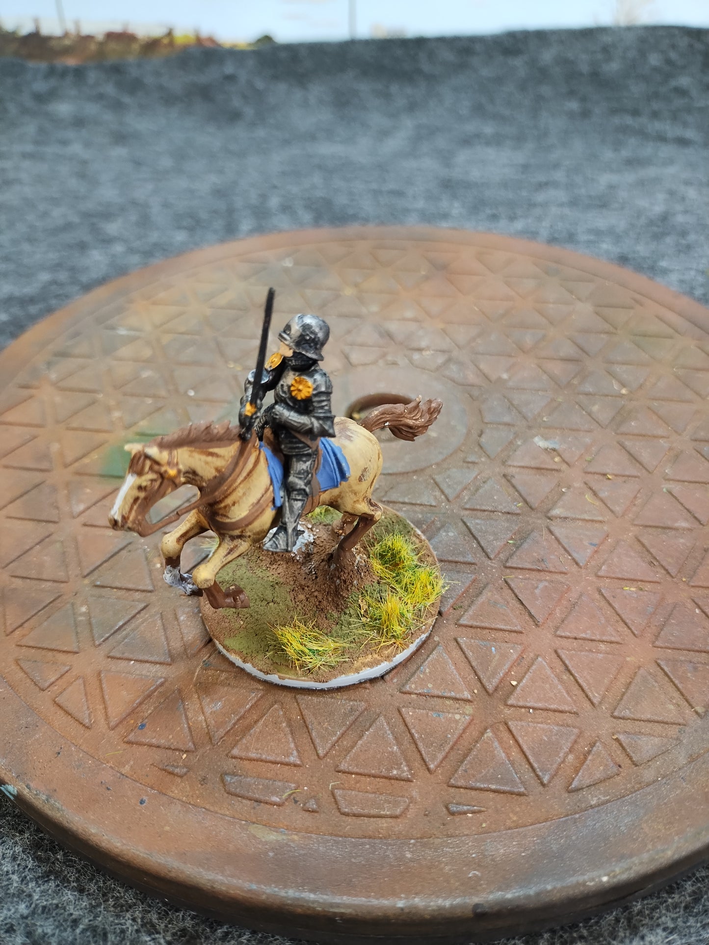 Medieval Mounted Knight S - Hail Caesar/28mm