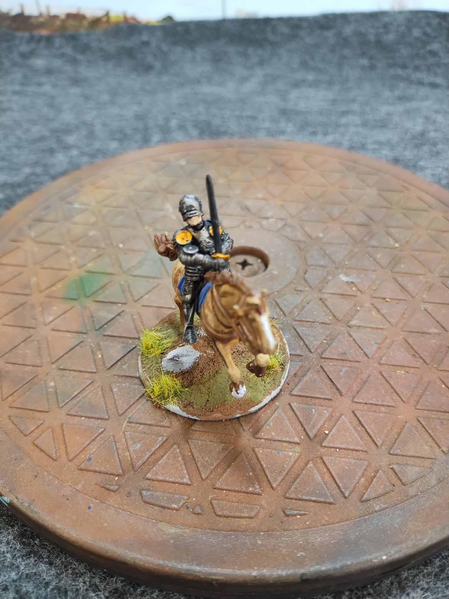 Medieval Mounted Knight S - Hail Caesar/28mm