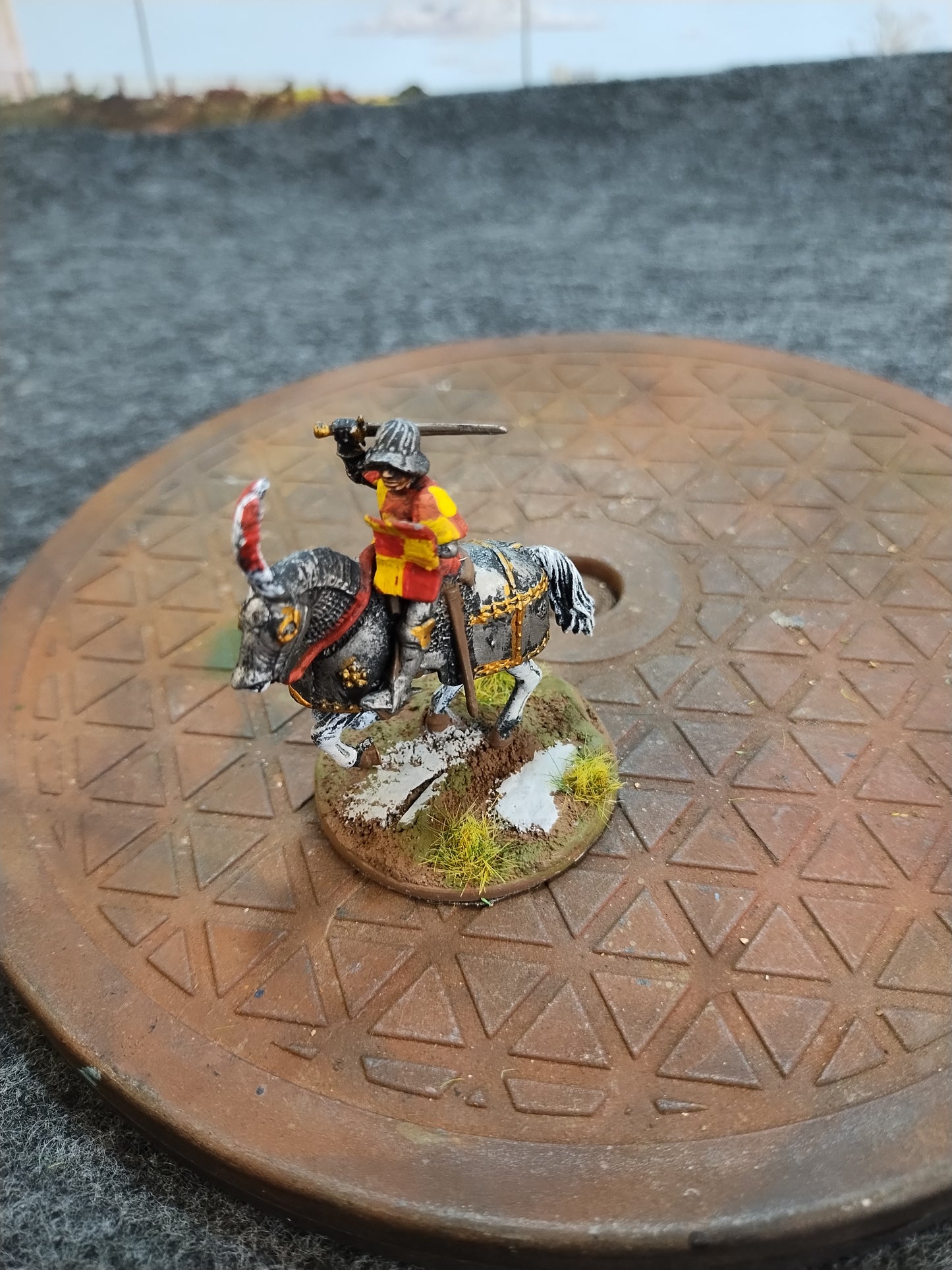 Medieval Mounted Knight T - Hail Caesar/28mm