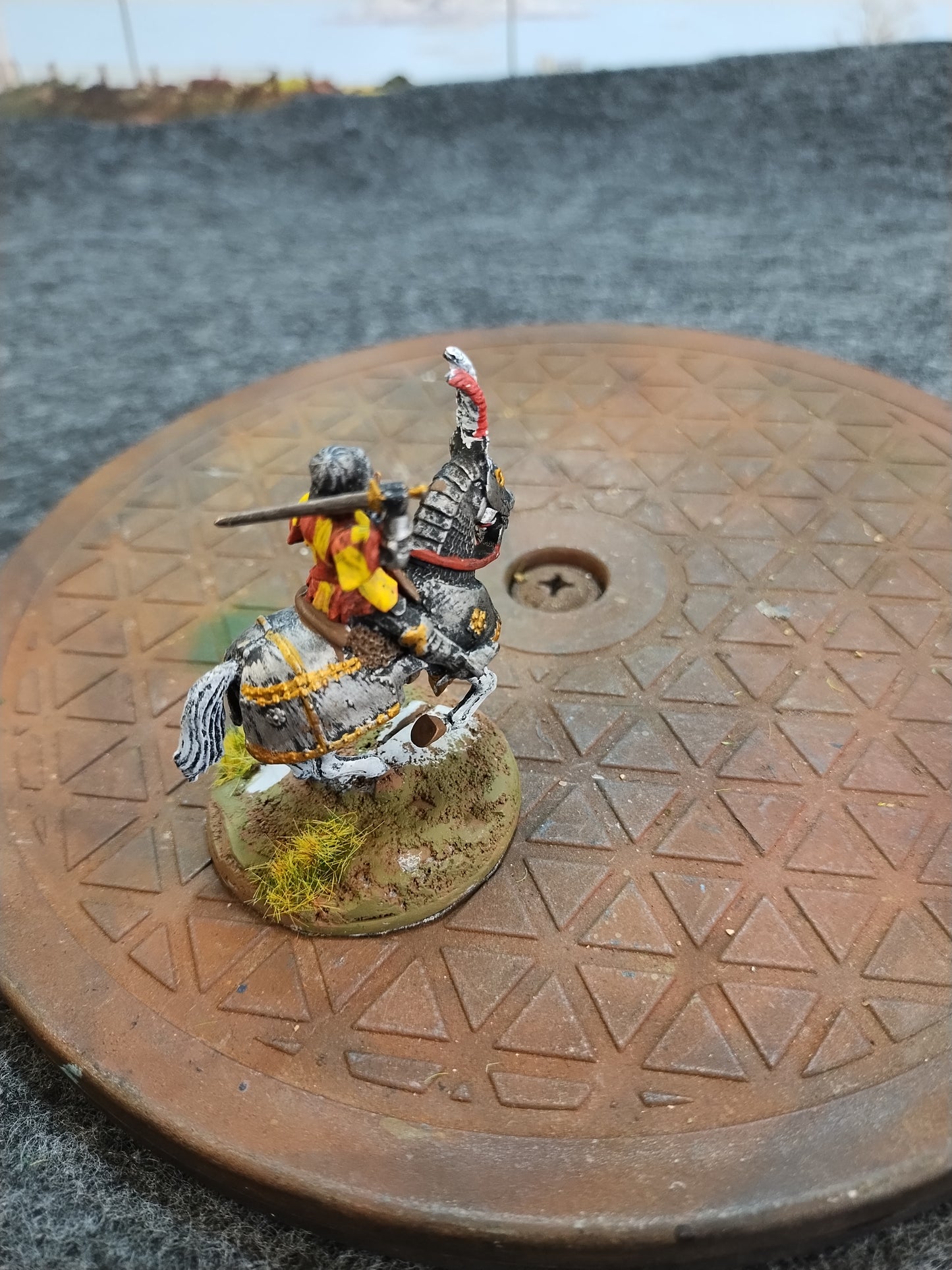 Medieval Mounted Knight T - Hail Caesar/28mm