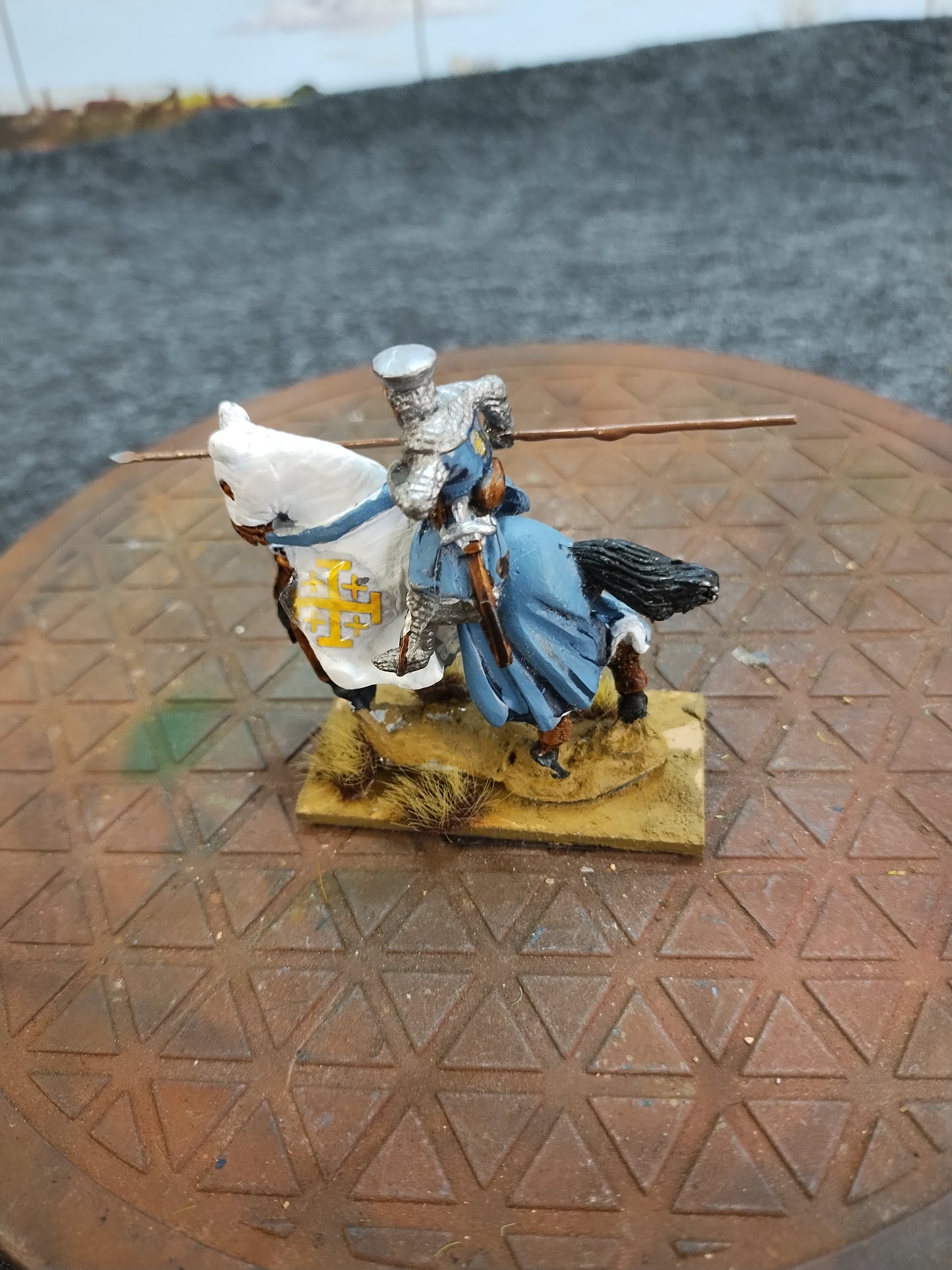 Medieval Mounted Knight U - Hail Caesar/28mm