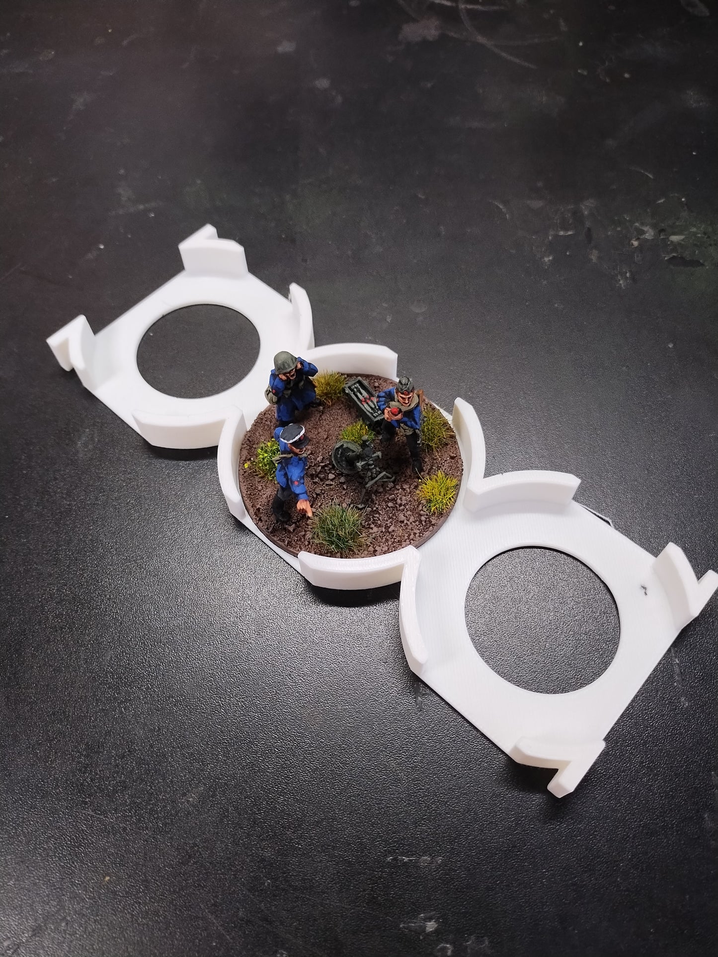 Minatare Holder for 60mm based Miniatures x3 - White