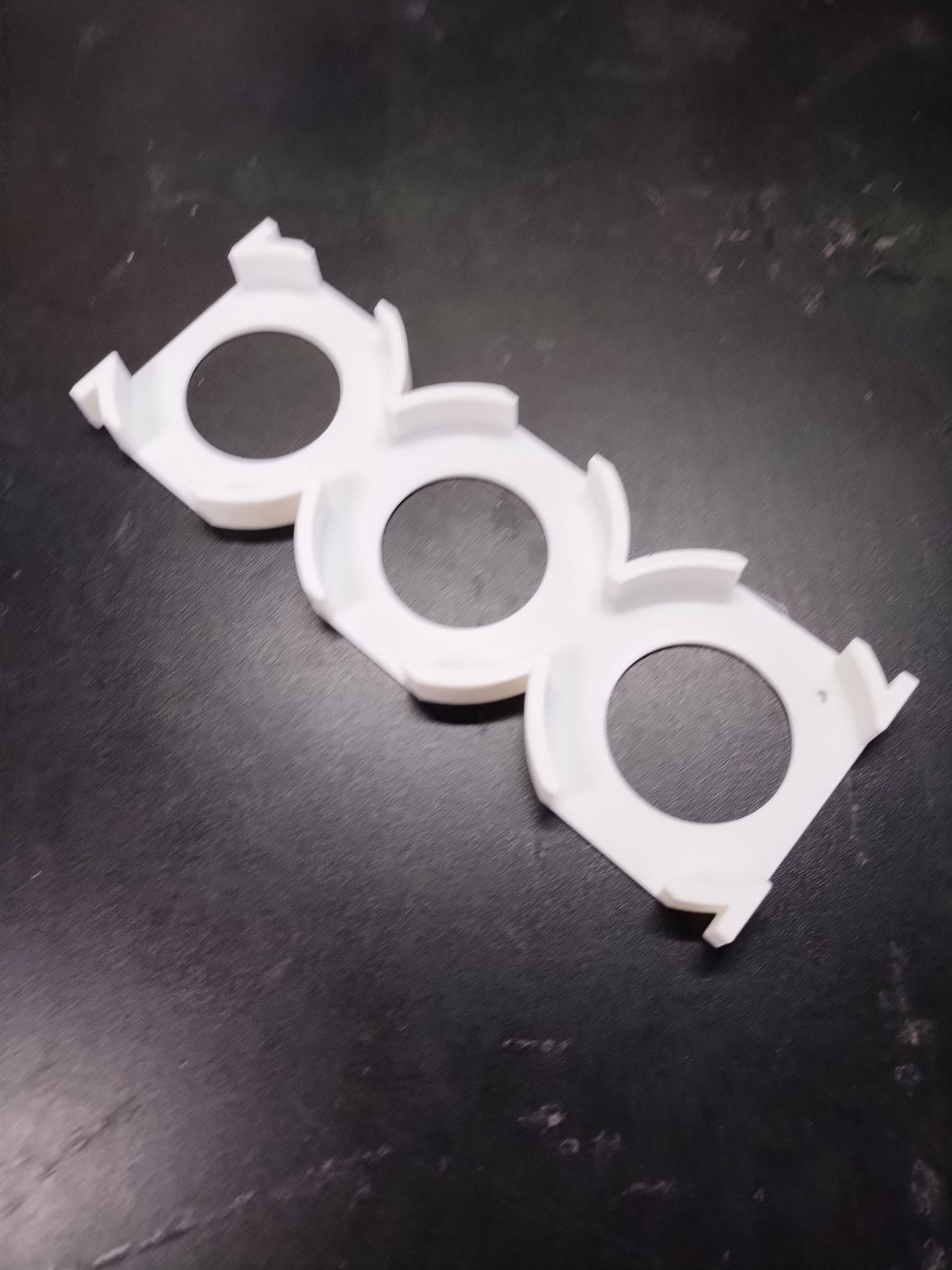 Minatare Holder for 60mm based Miniatures x3 - White